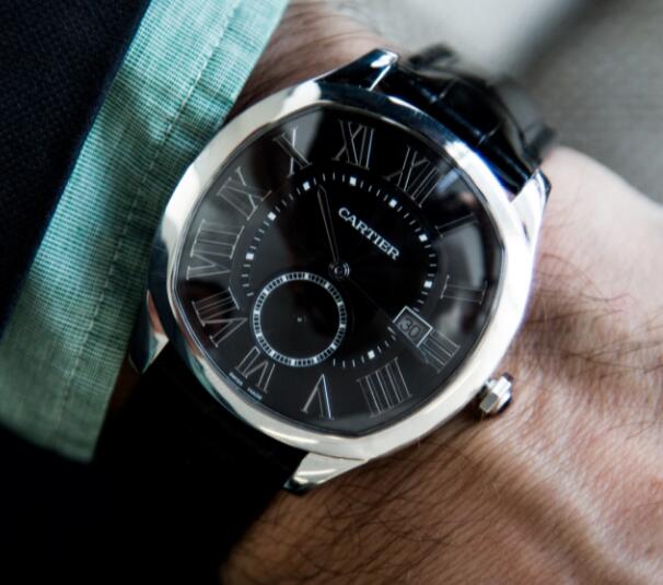 Delicate And Noble Drive De Cartier Knockoff Watches UK With Black Leather Straps For Gentlemen